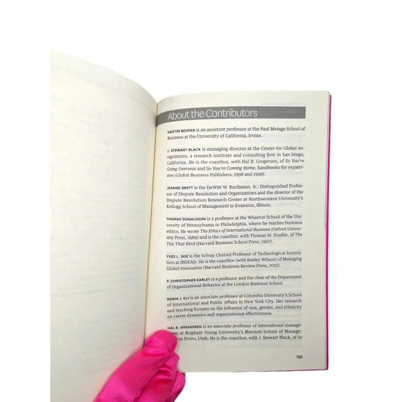 HBR's 10 Must Reads on Managing Across Cultures by Harvard Business Review - Picture 14 of 16